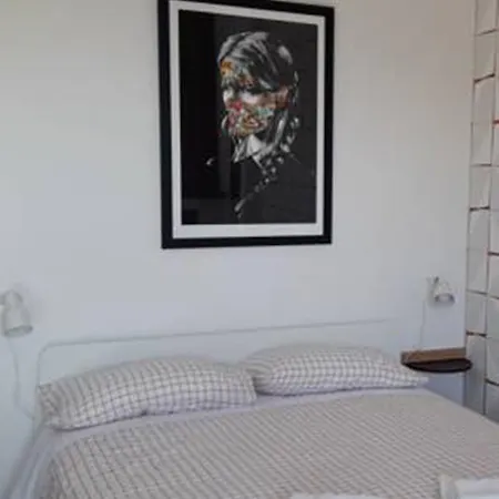 19 Guest house